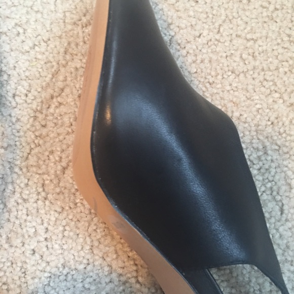 Vince Camuto black heels . Never worn . Sz 7 - Picture 9 of 10